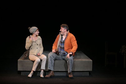 Le mec de la tombe d'à côté