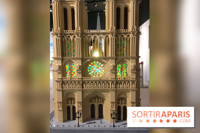 Exposition LEGO à l'Hôtel de Ville - façade de Notre Dame de Paris