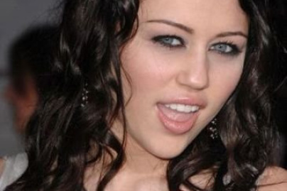 Miley Cyrus, héroïne d'Hannah Montana, bientôt au cinéma dans Last Song de Julie Anne Robinson