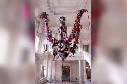 Royal Valkyrie, Joana Vasconcelos | photo © Sortiraparis.com