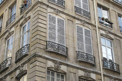Pourquoi voit-on des fenêtres murées dans Paris ? Voici d'où viennent c'est "fausses fenêtres"