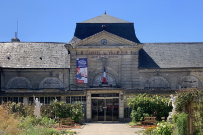 Cette mairie d'Île-de-France se trouve au cœur d'anciennes écuries