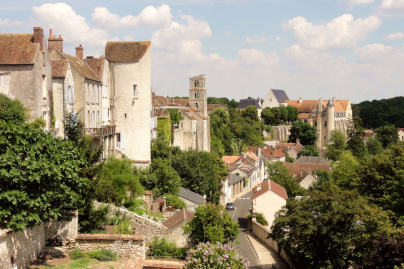 Cette cité médiévale aux jardins suspendus est un trésor du patrimoine d'Île-de-France