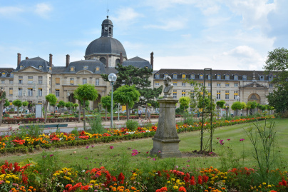 Ce célèbre hôpital parisien était à l'origine... une fabrique de poudre à canon