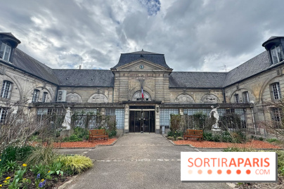 Cette mairie d'Île-de-France se trouve au cœur d'anciennes écuries, vestiges d'un château disparu