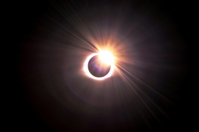 Eclipse solaire du 12 août : à partir de quel heure peut on observer le phénomène et quand aura lieu le pic ?