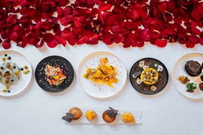 Saint Valentin 2021 à Paris : le menu de dîner romantique à emporter du Peninsula