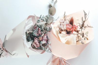 Une braderie florale géante de Noël avec des petits producteurs européens