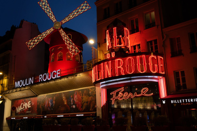 Séjour insolite dans la chambre cachée du Moulin Rouge avec dîner, spectacle & visite privée pour 1€