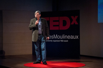 Conférence TEDx Issy-les-Moulineaux : "Confiance dans un monde bizarre"