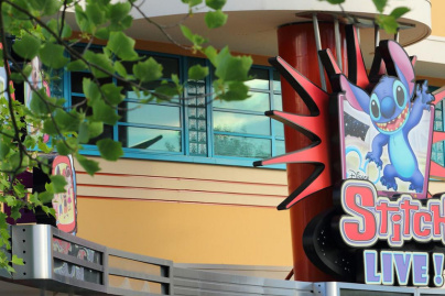 Stitch Live! à Disneyland Paris : tout savoir sur le spectacle interactif qui répond au public