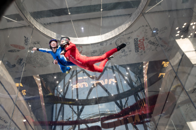 Fly above Hawaii in virtual reality at iFly, the indoor skydiving ...