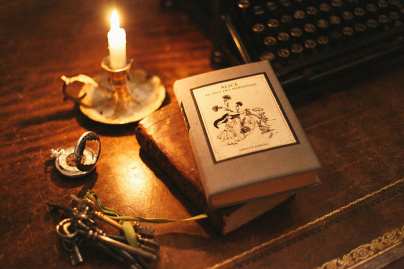 Partez sur les traces d'Alice chez La Pièce, l'escape game immersif