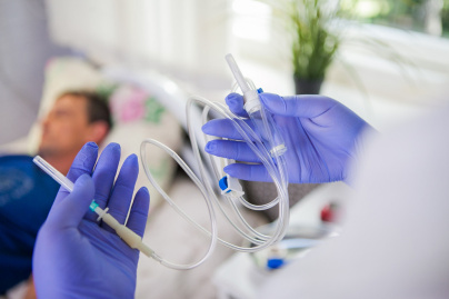 Covid : interférons, anticorps monoclonaux... Quels sont les traitements plébiscités par Véran ?