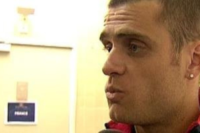 Rothen troque ses crampons pour un micro