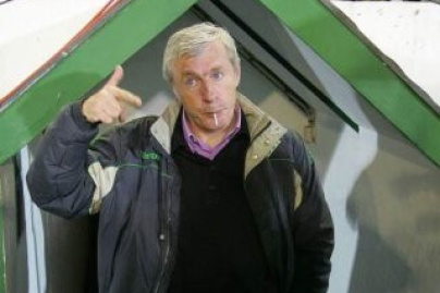 Fernandez renvoie Dhorasoo dans ses cordes