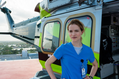 Pulse : série médicale intense avec Willa Fitzgerald et Colin Woodell