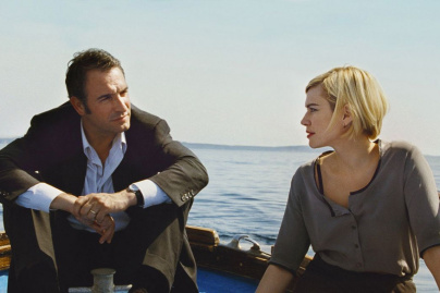 Un balcon sur la mer : thriller sentimental avec Jean Dujardin