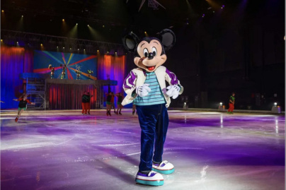 Disney sur Glace : Le Voyage Enchanté - Mickey Mouse