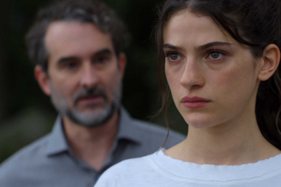 Sterling Point : Jay Duplass, Ella Rubin