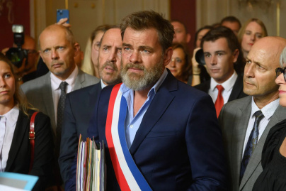 "Monsieur le Maire": Découvrez Clovis Cornillac et Eye Haïdara dans un village au pied du Mont-Blanc