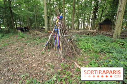 Construction de cabanes au Villages Nature