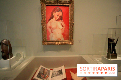 Exposition DADA au Musée de l'Orangerie - au centre, Nu sur fond rouge, Pablo Picasso, 1905