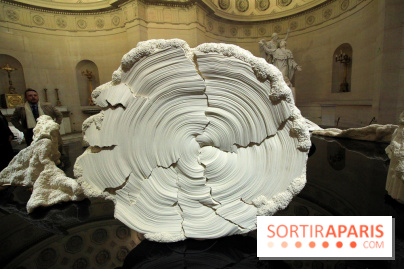 Un monde de plis à la chapelle Expiatoire