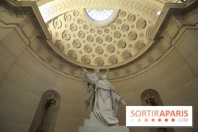 Un monde de plis à la chapelle Expiatoire