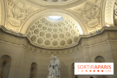 Un monde de plis à la chapelle Expiatoire