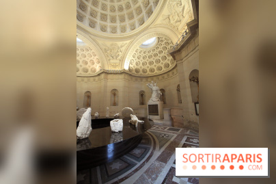 Un monde de plis à la chapelle Expiatoire