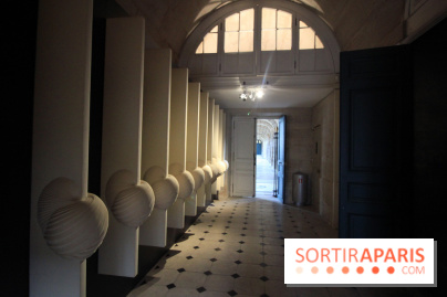 Un monde de plis à la chapelle Expiatoire