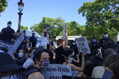 Paris : manifestation d'Extinction Rebellion sur les Champs-Elysées, 58 personnes verbalisées  