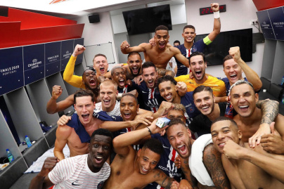 PSG-Leipzig : la joie des Parisiens après leur victoire, les supporters rassemblés autour du Parc