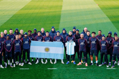 Mort de Diego Maradona : les joueurs du PSG rendent hommage à la légende 