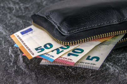 LREM propose un prêt de 10 000 euros à tous les jeunes 18-25 ans pour "se lancer dans la vie"