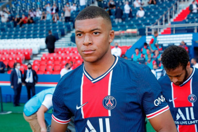 PSG : Kylian Mbappé entretient encore le flou sur son avenir, mais pose déjà ses conditions