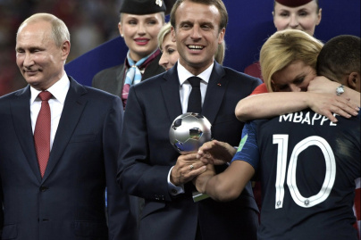 PSG : Macron aurait tenté en privé de convaincre Kylian Mbappé de rester à Paris