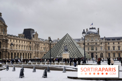 La Neige à Paris - Musée du Louvre pyramide