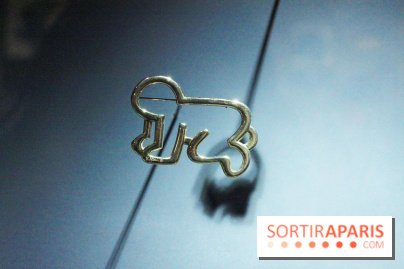 Keith Haring, broche Golden Baby, 1989 - expo Bijoux d'artistes au Musée des Arts Décoratifs