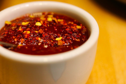 Frottez-vous aux 10 sauces piquantes de l'émission Hot Ones US au Camion qui Fume