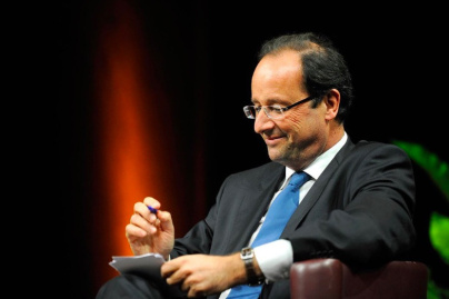 François Hollande en dédicace à la Fnac de Cergy-Pontoise