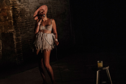 Paulina : Seul en scène à la Manufacture des Abbesses