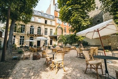 Les Marchands d'art des Puces se retrouvent chez We Are_ à Paris