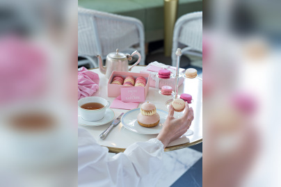 Ladurée x Patou : le tea-time couture le plus looké de la saison aux Galeries Lafayette Haussmann