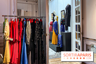 L'exposition haute couture gratuite de Chloé par Karl Lagerfeld, dans un sublime hôtel particulier