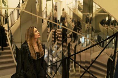 Coutures : dans les coulisses de la mode et de la vie avec Angelina Jolie - notre avis