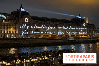 Quelle est cette projection lumineuse sur le musée d'Orsay ?