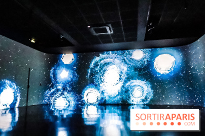 Verse, l'exposition au bar du Studio de l'Atelier des Lumières