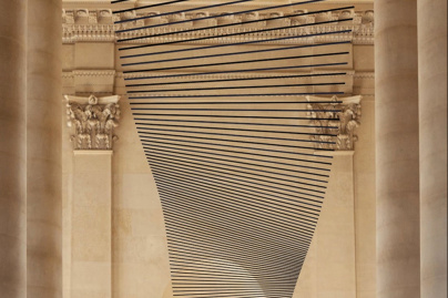 Elias Crespin redécore le grand escalier du Midi au Musée du Louvre